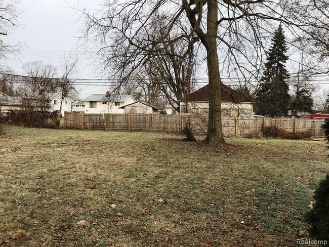 26150 Carlysle St in Inkster, MI - Building Photo - Building Photo