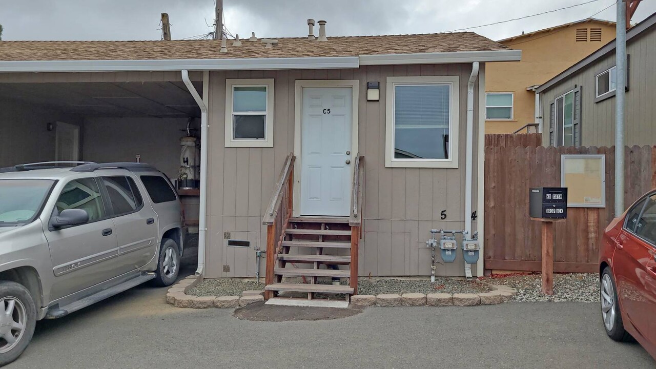 1161 Benicia Rd in Vallejo, CA - Building Photo