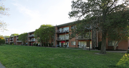 Dwell Apartments in Richmond, VA - Building Photo - Building Photo