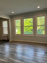 217 Wagaraw Rd, Unit 2nd front in Hawthorne, NJ - Foto de edificio - Building Photo