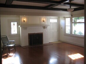 1423 Cabrillo Ave in Los Angeles, CA - Building Photo - Building Photo