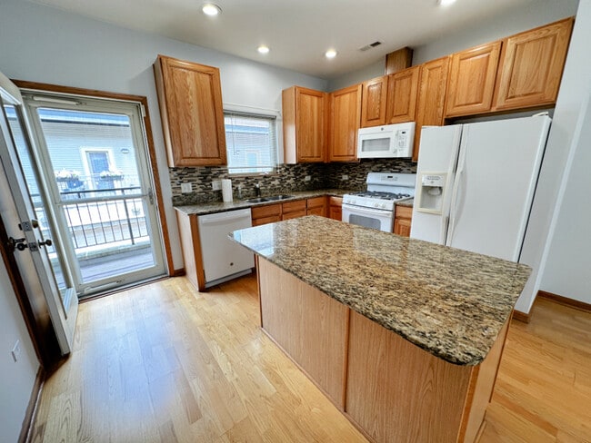 2931 N Natoma Ave in Chicago, IL - Building Photo - Building Photo