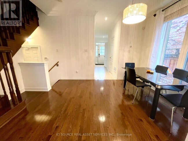 49 Ostrovsky Rd in Vaughan, ON - Building Photo - Building Photo