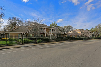 Vintage Oaks Senior Apartments in Citrus Heights, CA - Building Photo - Building Photo