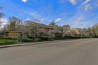 Vintage Oaks Senior Apartments in Citrus Heights, CA - Foto de edificio - Building Photo