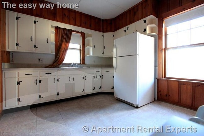 92 Rogers Ave in Somerville, MA - Foto de edificio - Building Photo