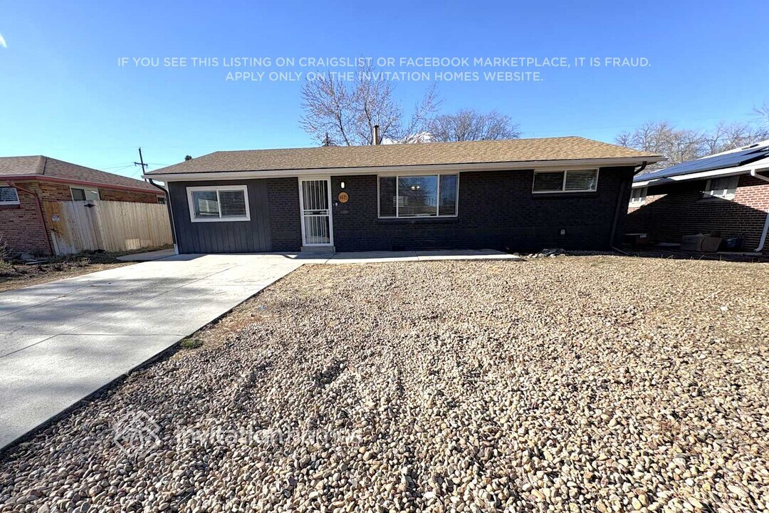 1415 S Depew St in Lakewood, CO - Foto de edificio