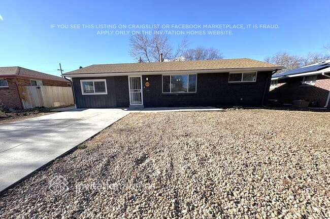 property at 1415 S Depew St