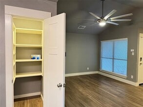 4947 Regal Bluff in Mesquite, TX - Foto de edificio - Building Photo
