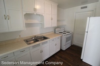 4409 S Parkway Dr in Olathe, KS - Building Photo - Building Photo