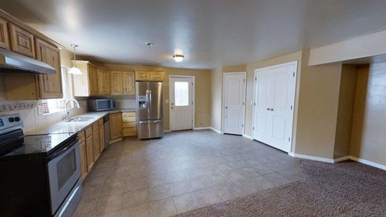 4000 Mount Airey Dr in Eagle Mountain, UT - Building Photo