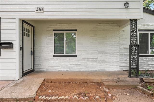 316 Thompson St in Irving, TX - Foto de edificio - Building Photo