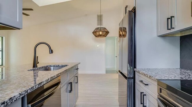 property at 5118 SW Courtyards Way