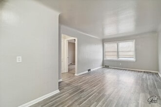Puritan Apartments in Detroit, MI - Foto de edificio - Building Photo