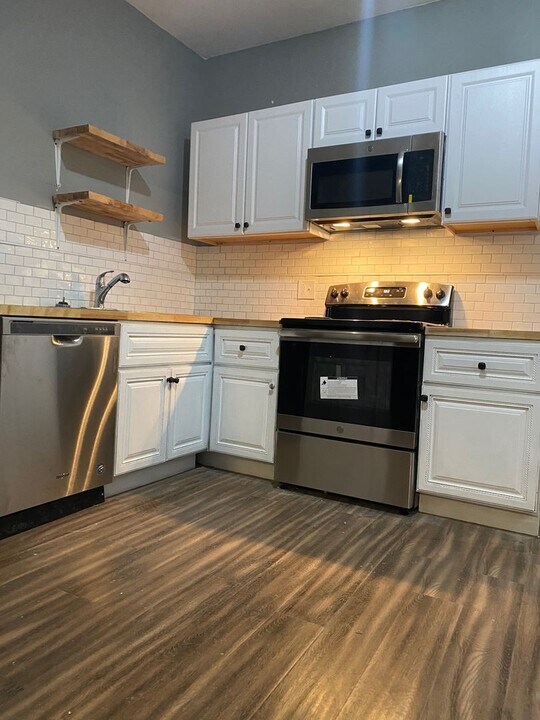 5114 Brown St in Philadelphia, PA - Building Photo