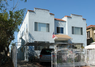 1129 N New Hampshire Ave in Los Angeles, CA - Building Photo - Building Photo