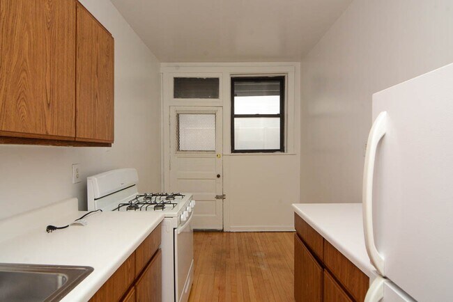 822 W Waveland Ave in Chicago, IL - Building Photo - Building Photo