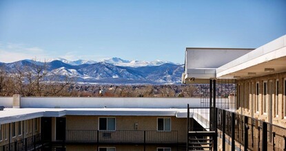 Parkland Square Apartments in Englewood, CO - Building Photo - Building Photo