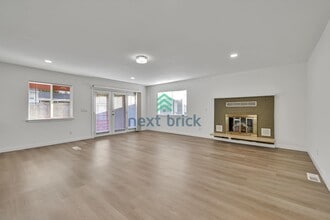 13223 4th Ave SW in Burien, WA - Foto de edificio - Building Photo