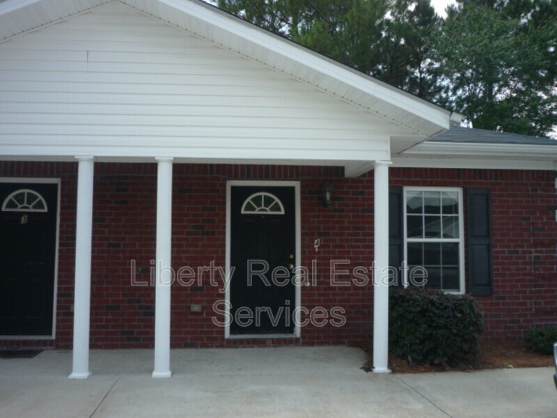 1113 Kelly Dr in Hinesville, GA - Building Photo