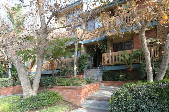 The Capri in Los Angeles, CA - Building Photo - Building Photo