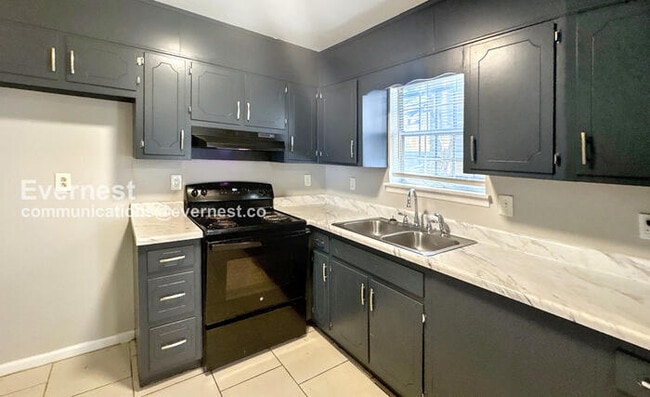 1100 Cotton Ave SW in Birmingham, AL - Building Photo - Building Photo