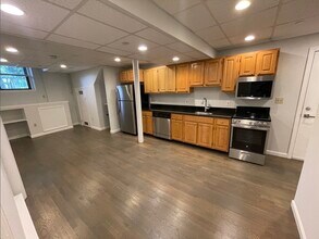 77 Park Dr in Boston, MA - Building Photo - Building Photo