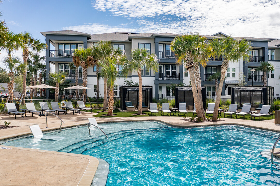 Alta Cypress in Longwood, FL - Foto de edificio