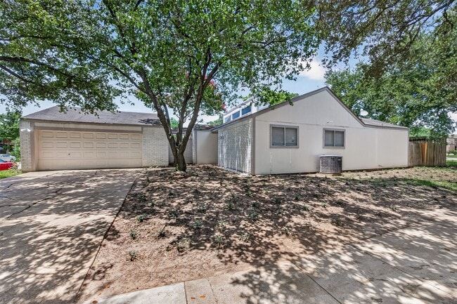 11202 Bandlon Dr