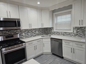 11714 197th St, Unit 1 in Saint Albans, NY - Building Photo - Building Photo