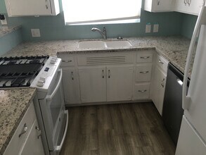 1421 N Cherry St in Chico, CA - Foto de edificio - Building Photo