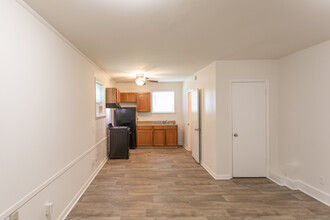 Poplar Village in Murfreesboro, TN - Building Photo - Interior Photo