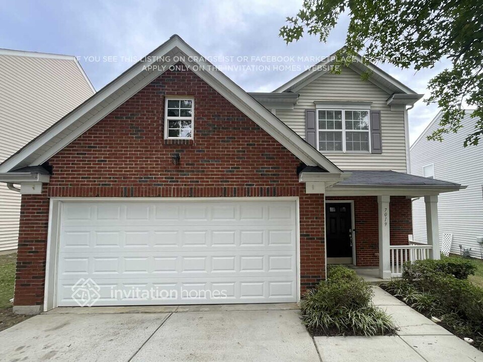 7019 Winding Cedar Tr in Harrisburg, NC - Building Photo