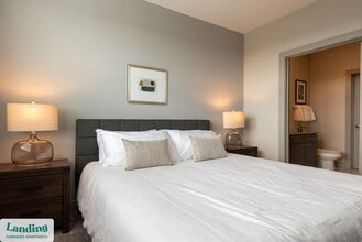 6107 E Riverside Dr, Unit 439 in Austin, TX - Foto de edificio - Building Photo