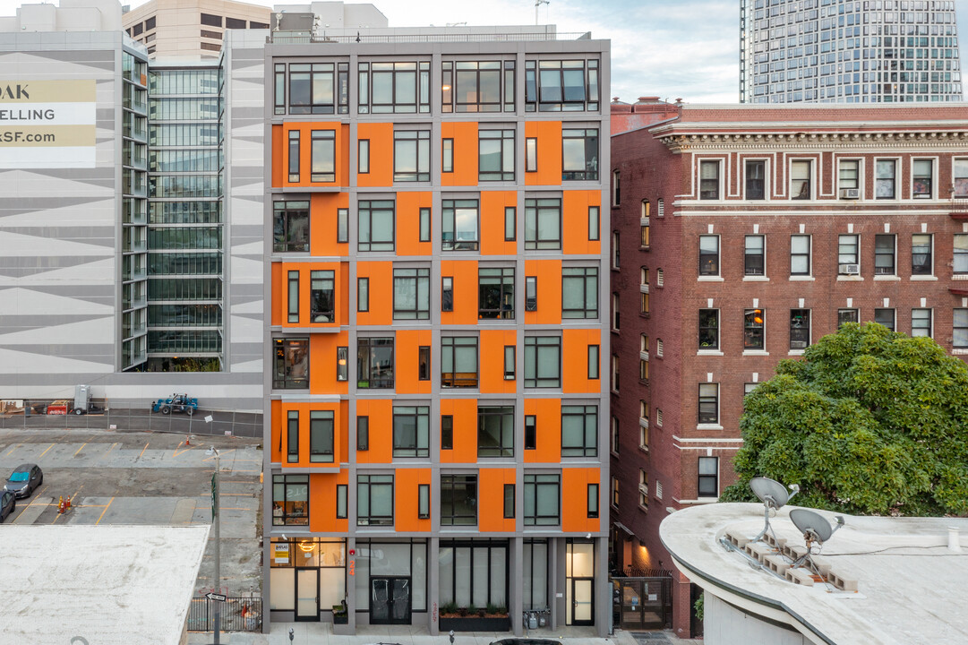 24 Franklin in San Francisco, CA - Building Photo