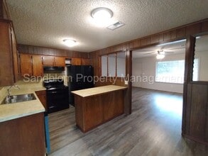 1004 SW 6th St in Wagoner, OK - Building Photo - Building Photo