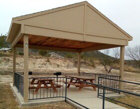 111 NW Main St in Junction, TX - Building Photo - Building Photo