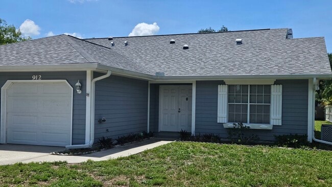 property at 912 Highlands Blvd