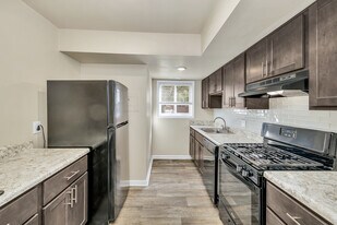 Colony Point Apartments in Norfolk, VA - Building Photo