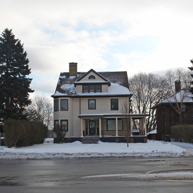 1080 Lake Ave in Rochester, NY - Building Photo - Building Photo