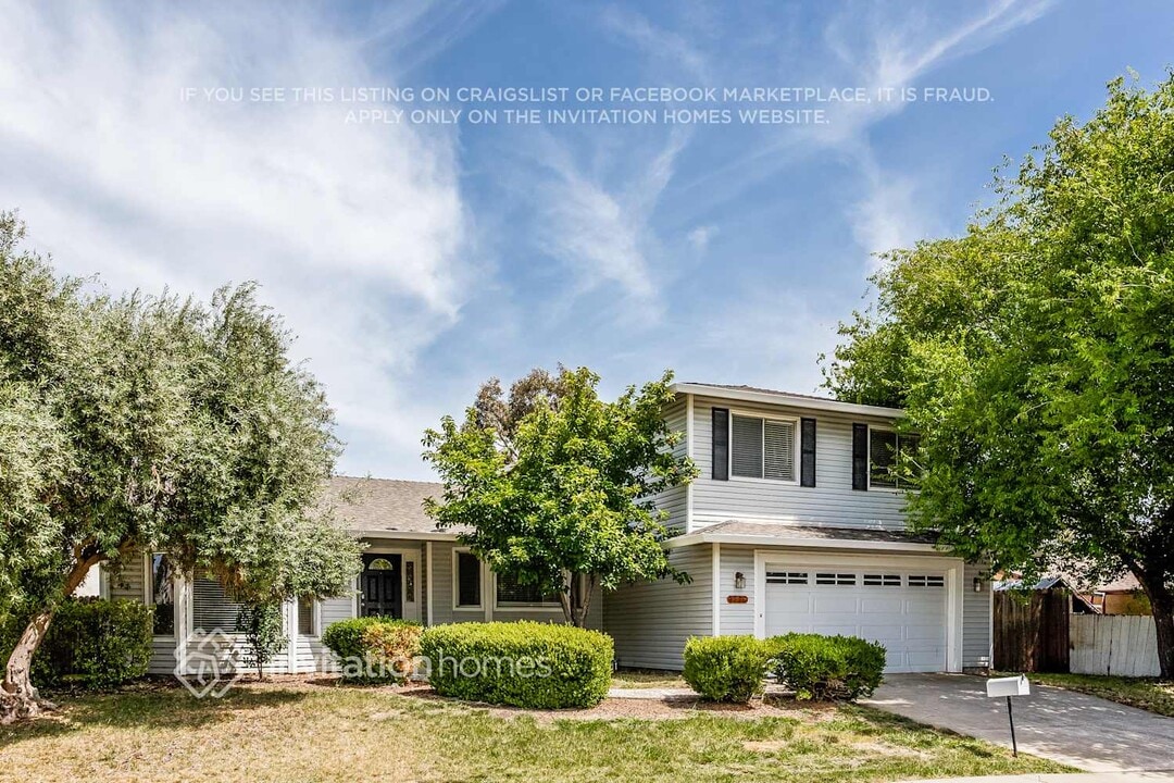 131 Regent Dr in Pittsburg, CA - Building Photo