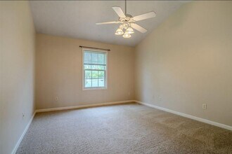 1114 Doral Dr in Bloomington, IL - Building Photo - Building Photo