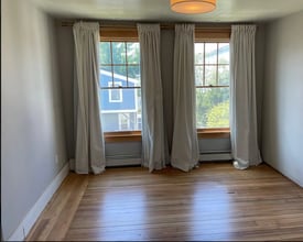 10 Lowell St, Unit 1 in Somerville, MA - Foto de edificio - Building Photo