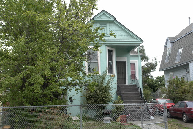 7611 Hamilton St in Oakland, CA - Building Photo - Building Photo