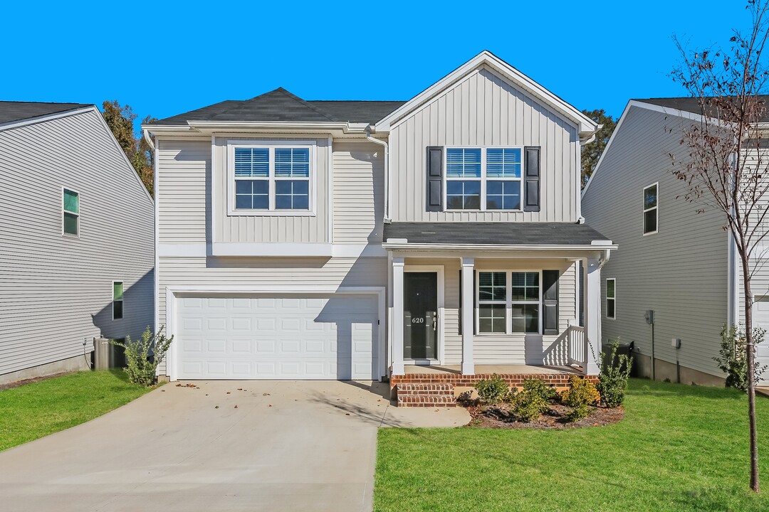 620 Millsgate Cir in Boiling Springs, SC - Foto de edificio