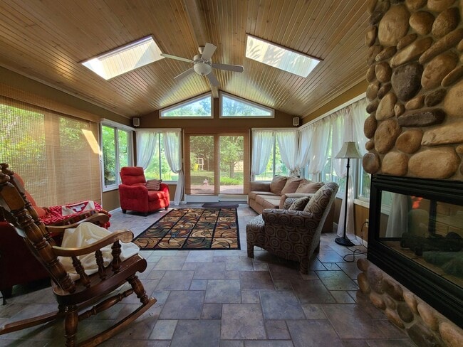 3123 Lakeshore Dr in Shoreham, MI - Building Photo - Building Photo