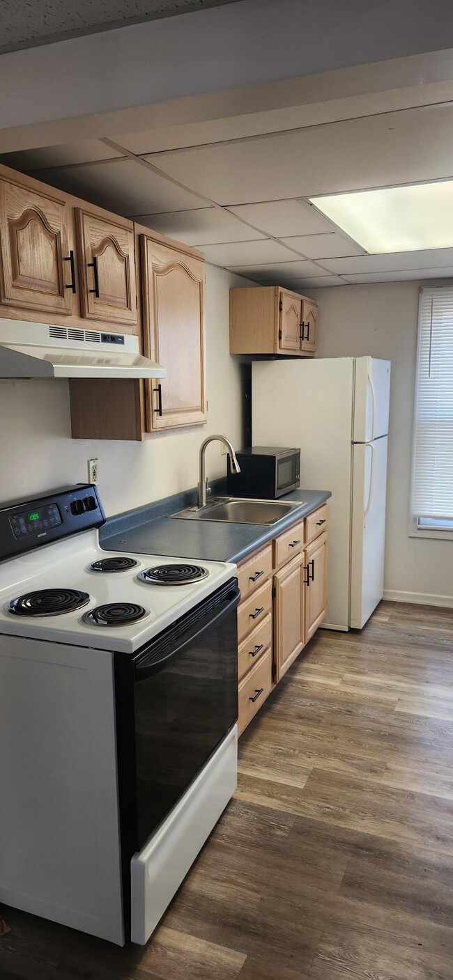 201 Clay St, Unit 2nd Floor Apartment