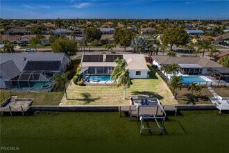 5019 Skyline Blvd in Cape Coral, FL - Foto de edificio - Building Photo