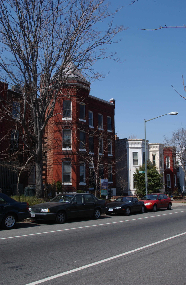 516 4th St NE in Washington, DC - Building Photo - Building Photo