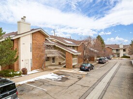 Village Pines Condominiums in Boulder, CO - Building Photo